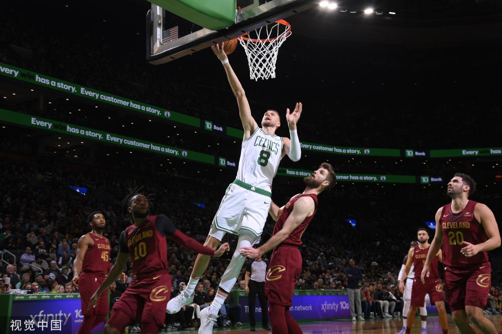 突显了其日 突显了其日